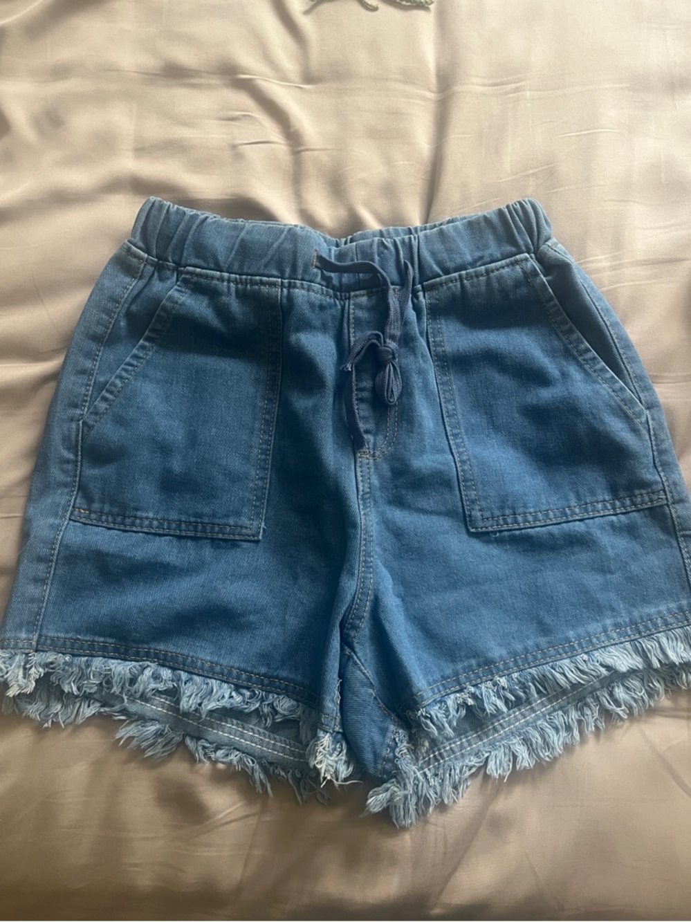 NWT. High-Rise Blue Denim Frayed Hem Women’s Shorts